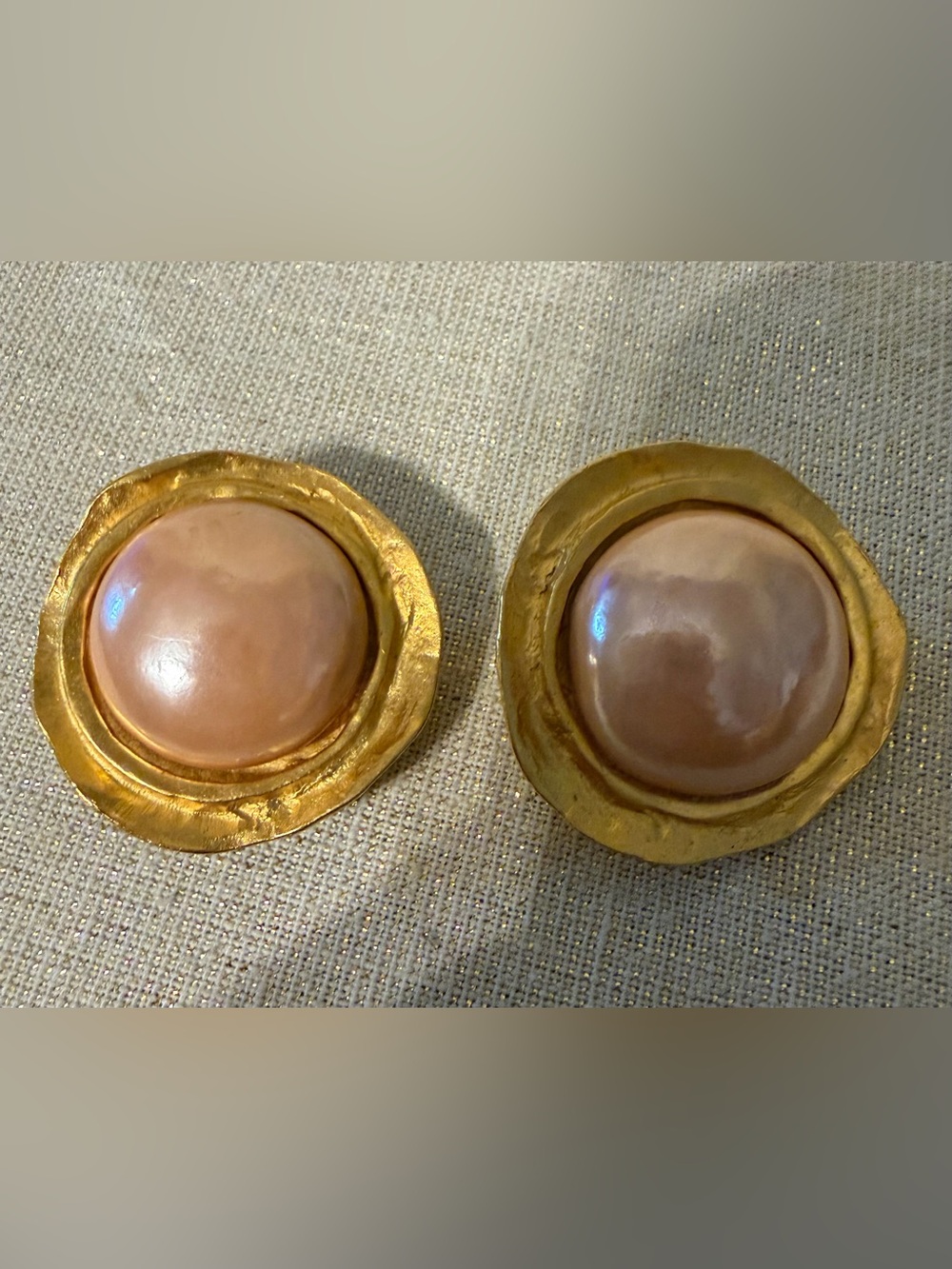 Vintage 1980s Norma Jean Design Gold-Plated Pink Pearl Dome Clip-On Earrings